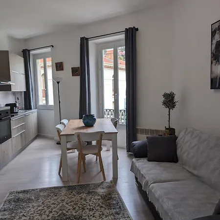 2 Pièces , Centre , 100 Mètres Des Plages. Appartamento Mentone