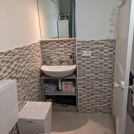 Appartamento 2 Pièces , Centre , 100 Mètres Des Plages. Mentone