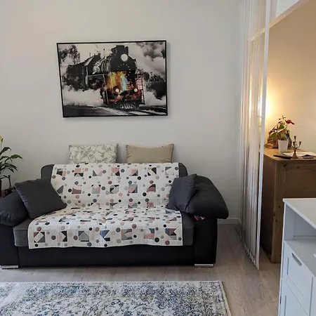 2 Pièces , Centre , 100 Mètres Des Plages. Appartamento