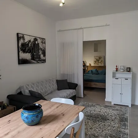 2 Pièces , Centre , 100 Mètres Des Plages. * Mentone